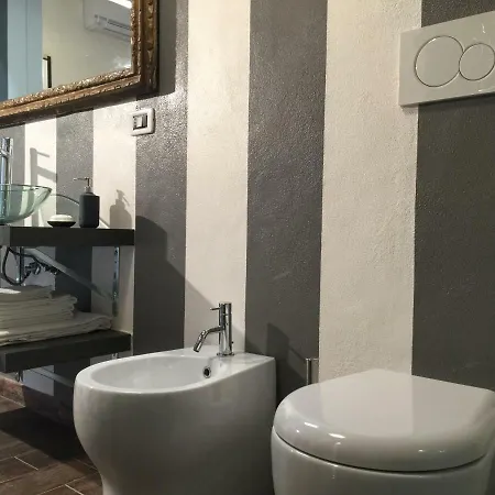 Charming New Loft Апартаменты Болонья