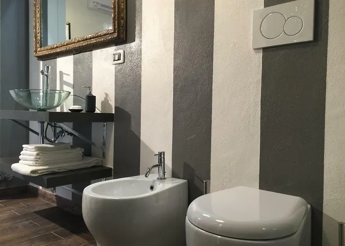 Charming New Loft דירה בולוניה